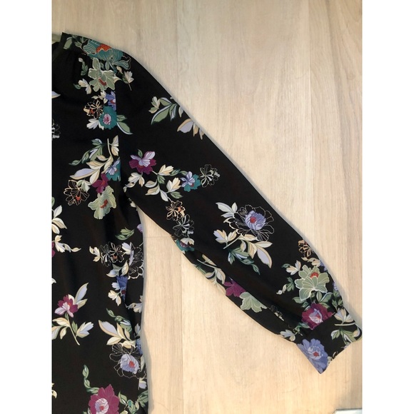 Loft Floral Blouse - Picture 3 of 4